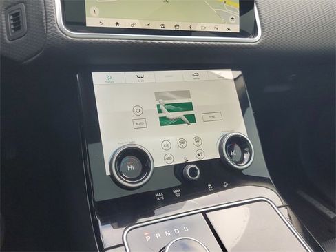 Used 2019 Land Rover Range Rover Velar S image 24