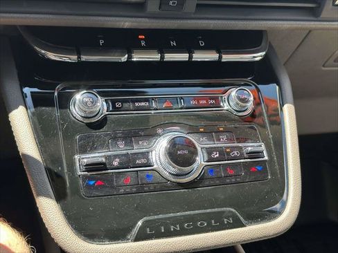 Used 2022 Lincoln Corsair AWD w/ Premium Package image 30
