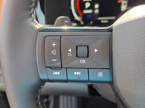 New 2026 Nissan Pathfinder Platinum FWD image 24
