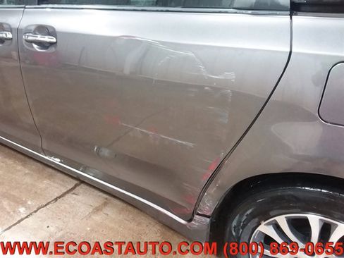 Used 2019 Toyota Sienna XLE image 19