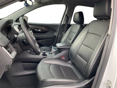 Used 2024 GMC Terrain SLT image 23
