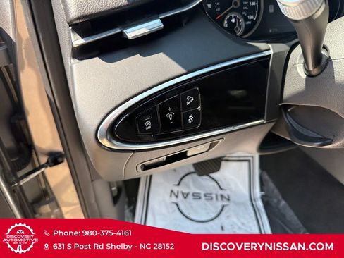 Used 2025 Genesis GV70 2.5T AWD/4WD image 15