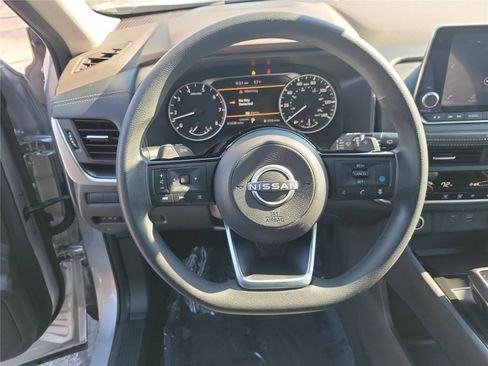 Used 2023 Nissan Rogue SV FWD image 22