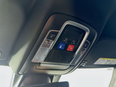 Used 2024 RAM 1500 Laramie image 34