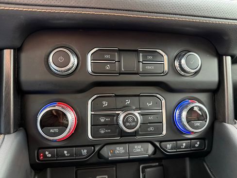 Used 2022 GMC Yukon AT4 AWD/4WD image 18