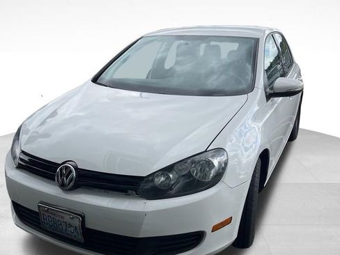 Used 2014 Volkswagen Golf 4-Door image 10