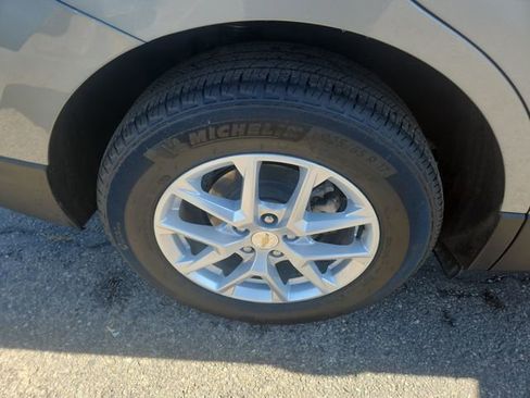 Used 2023 Chevrolet Equinox LS w/ LS Convenience Package image 19