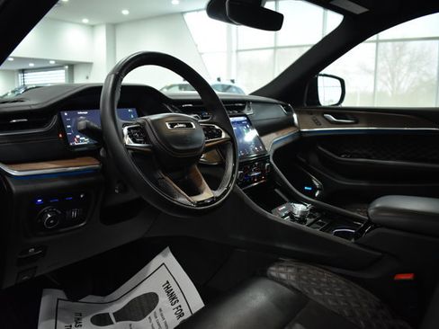 Used 2022 Jeep Grand Cherokee Summit w/ Luxury Tech Group V image 14