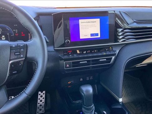 Certified 2025 Toyota Camry SE image 6