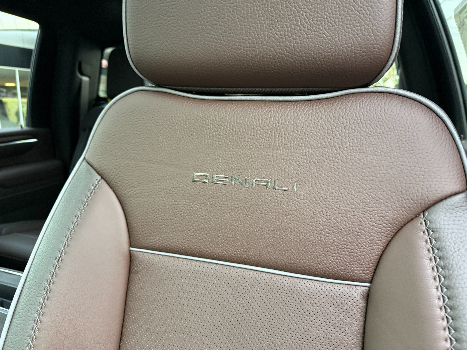 New 2026 GMC Sierra 3500 Denali AWD/4WD image 15
