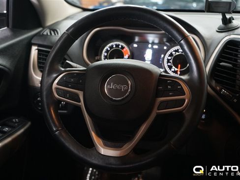 Used 2017 Jeep Cherokee Limited AWD/4WD image 14