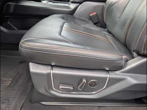 Used 2024 Ford Expedition Max Platinum RWD image 10