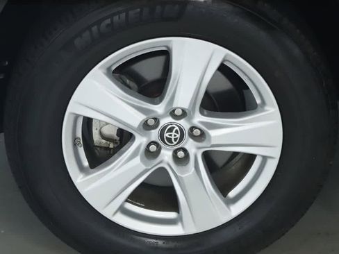 Used 2023 Toyota Highlander LE AWD/4WD image 39