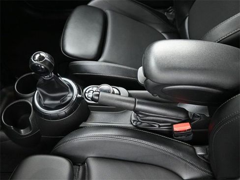 Used 2015 MINI Cooper S image 19