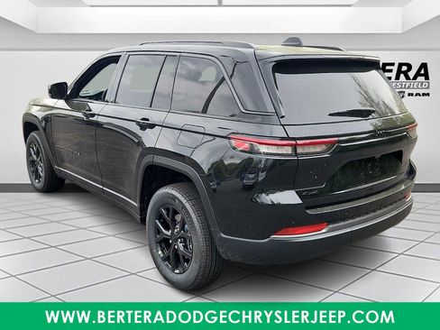 New 2026 Jeep Grand Cherokee Altitude AWD/4WD image 3