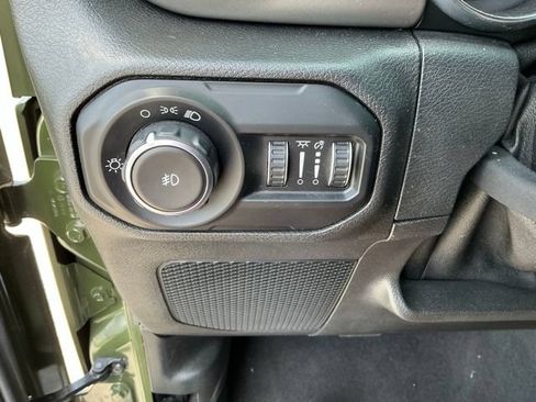 Used 2021 Jeep Wrangler Sport AWD/4WD image 19