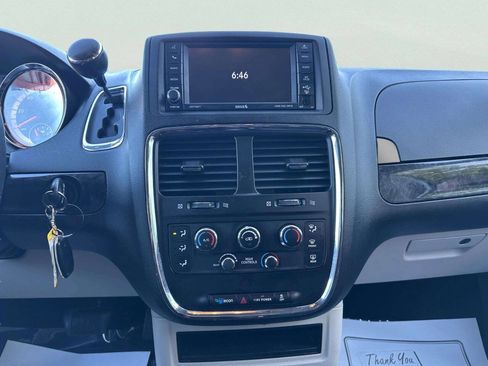 Used 2014 Dodge Grand Caravan SXT w/ Rear Park Assist Package FWD image 25