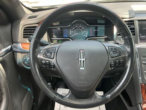 Used 2013 Lincoln MKS AWD image 23