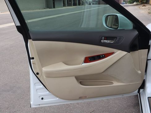Used 2011 Lexus ES 350 FWD image 23