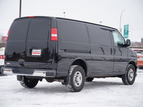 Used 2019 Chevrolet Express 2500 w/ Driver Convenience Package image 3