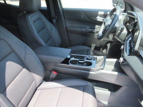 New 2026 Chevrolet Equinox LT w/ Convenience Package II FWD image 13