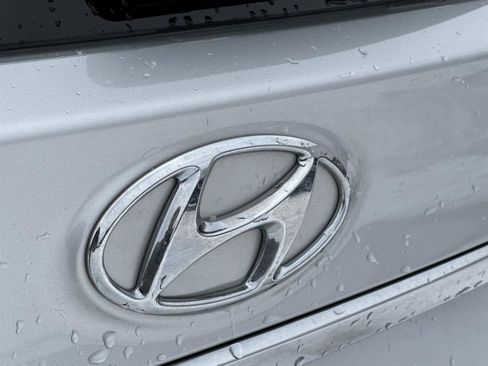 Used 2019 Hyundai Santa Fe Limited image 10