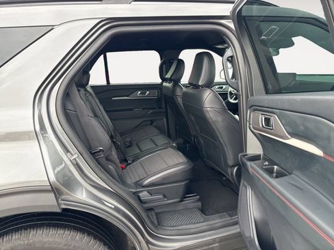Used 2025 Ford Explorer ST-Line w/ ST-Line Street Pack AWD/4WD image 23