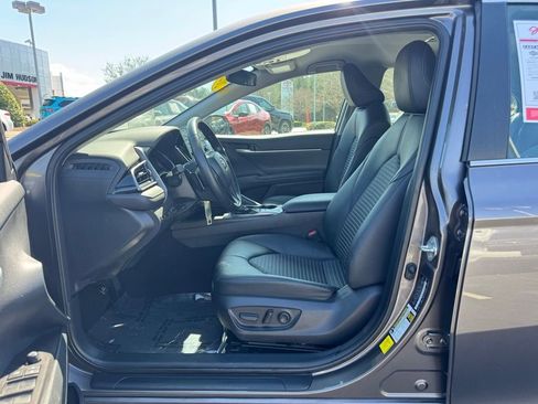 Used 2024 Toyota Camry SE image 21
