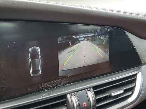 Used 2023 Alfa Romeo Giulia Ti image 23