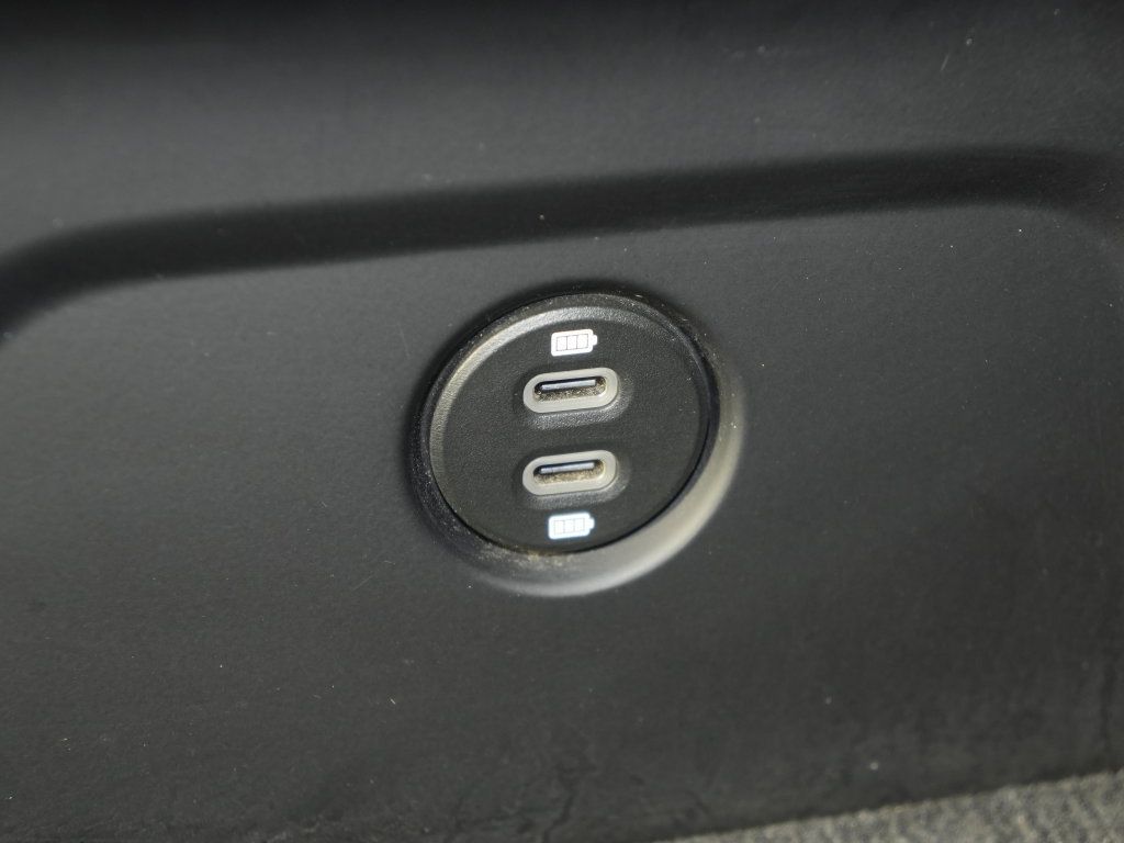Used 2024 Porsche Macan w/ Premium Plus Package AWD/4WD image 40