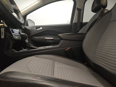 Used 2017 Ford Escape SE w/ Equipment Group 201A FWD image 17