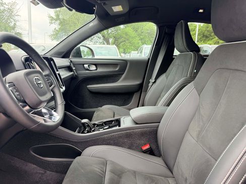 Certified 2023 Volvo C40 P8 Recharge Plus AWD/4WD image 11