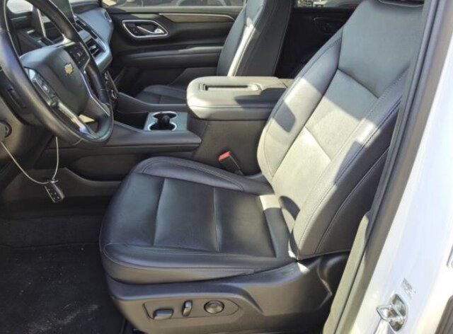 Used 2021 Chevrolet Tahoe LT w/ Luxury Package RWD image 7