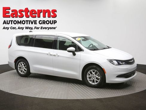 Used 2023 Chrysler Voyager LX image 47