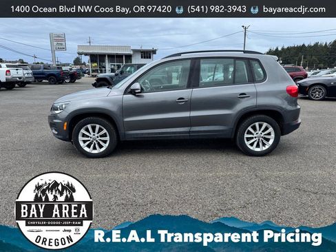 Used 2017 Volkswagen Tiguan Limited w/ Premium Package image 8