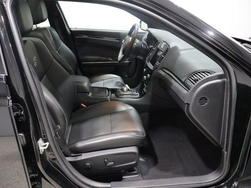 Used 2022 Chrysler 300 S w/ Comfort Group RWD image 26