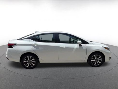 Used 2025 Nissan Versa SV FWD image 15