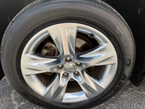 Used 2015 Toyota Highlander Limited Platinum FWD image 9