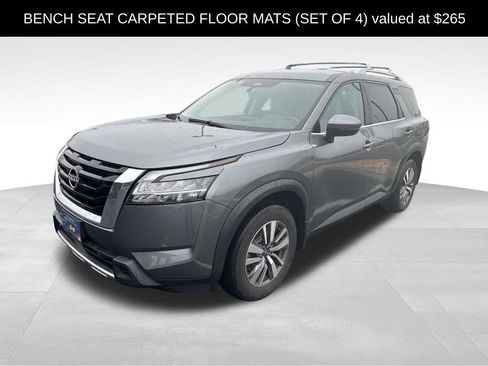 Used 2023 Nissan Pathfinder SL image 3