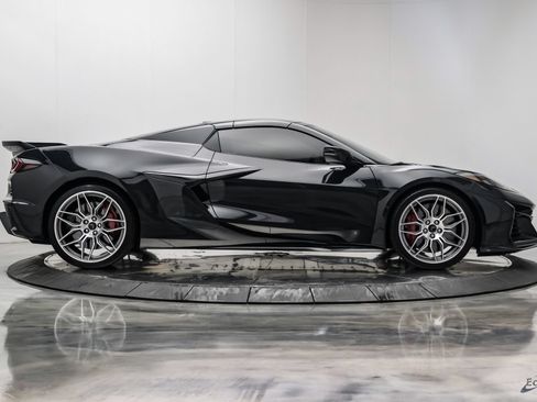 Used 2024 Chevrolet Corvette Z06 RWD image 27