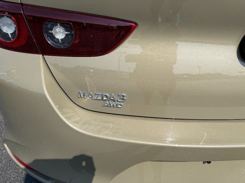 Used 2024 MAZDA MAZDA3 s AWD/4WD image 10