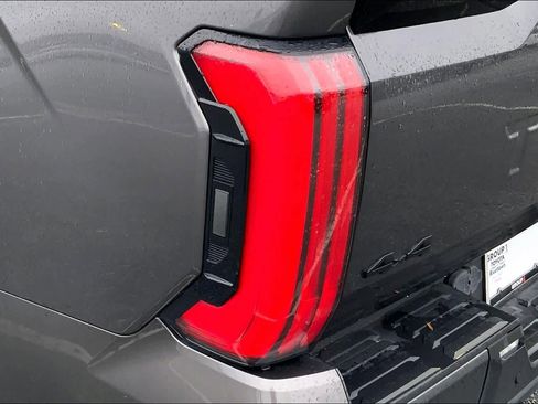 Used 2023 Toyota Tundra Platinum image 27