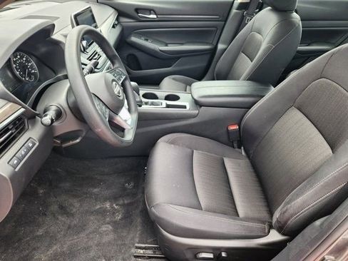 Used 2025 Nissan Altima 2.5 SV image 12