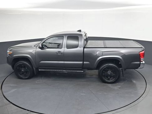 Used 2016 Toyota Tacoma SR5 w/ SR5 Appearance Package (SN) AWD/4WD image 25