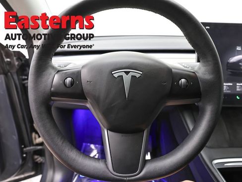 Used 2022 Tesla Model Y Long Range image 10
