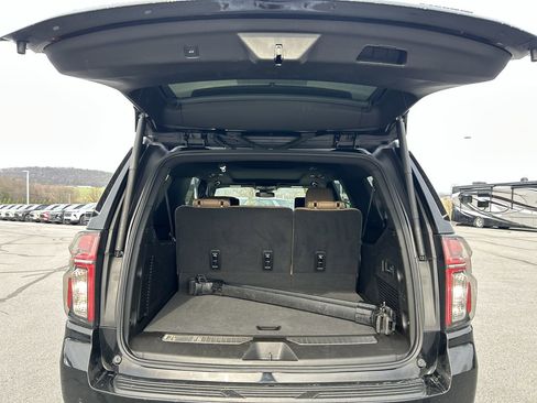 Used 2023 Chevrolet Suburban Premier image 16
