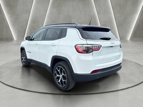 Used 2024 Jeep Compass Limited AWD/4WD image 5