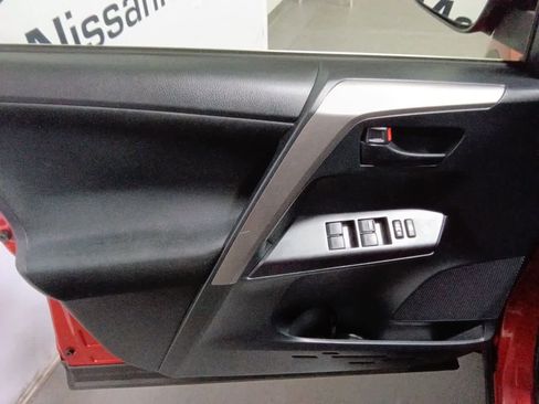 Used 2016 Toyota RAV4 LE image 9