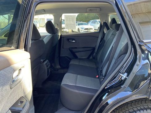 Used 2021 Nissan Rogue SV image 21