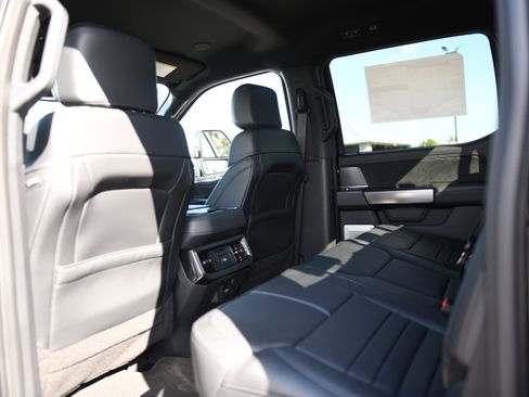 New 2026 Ford F250 Platinum image 19